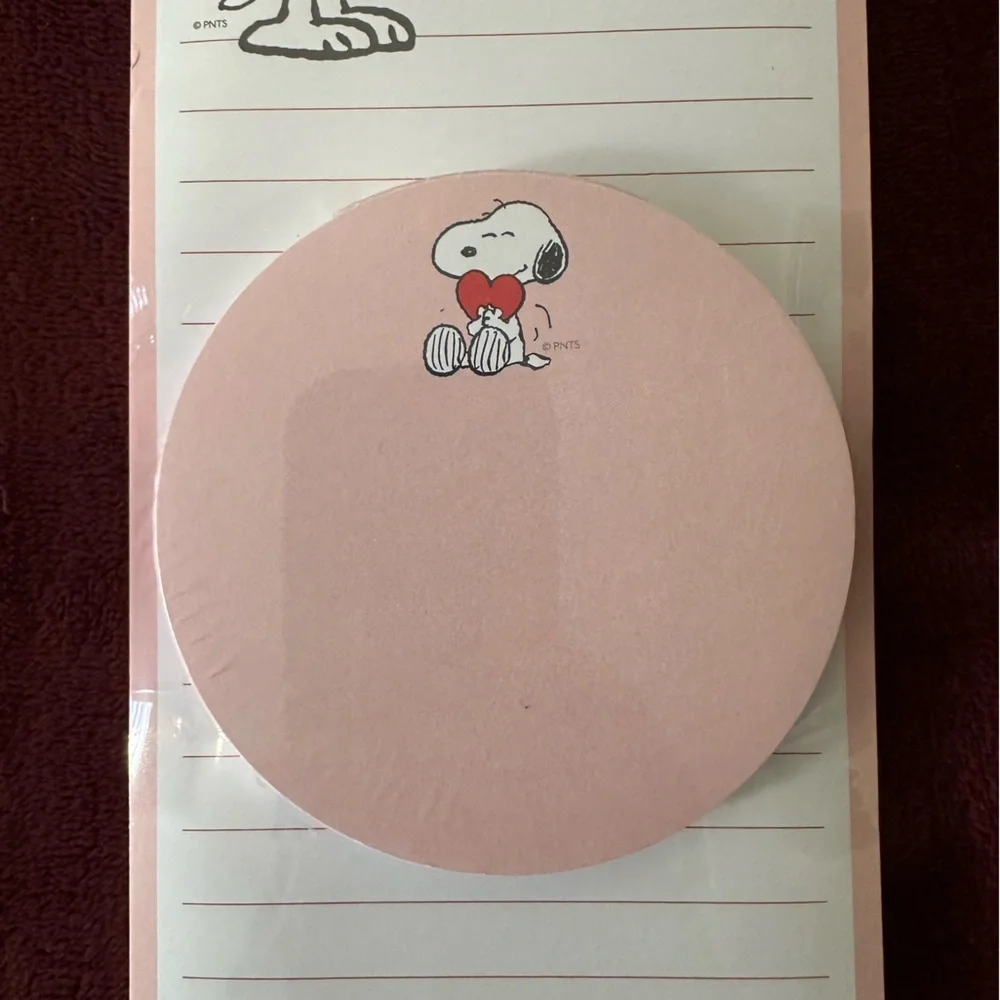 NWT ♥️ Snoopy Notepad Set
Includes 2 pads & 1 has an additional round small pad - Picture 2 of 4